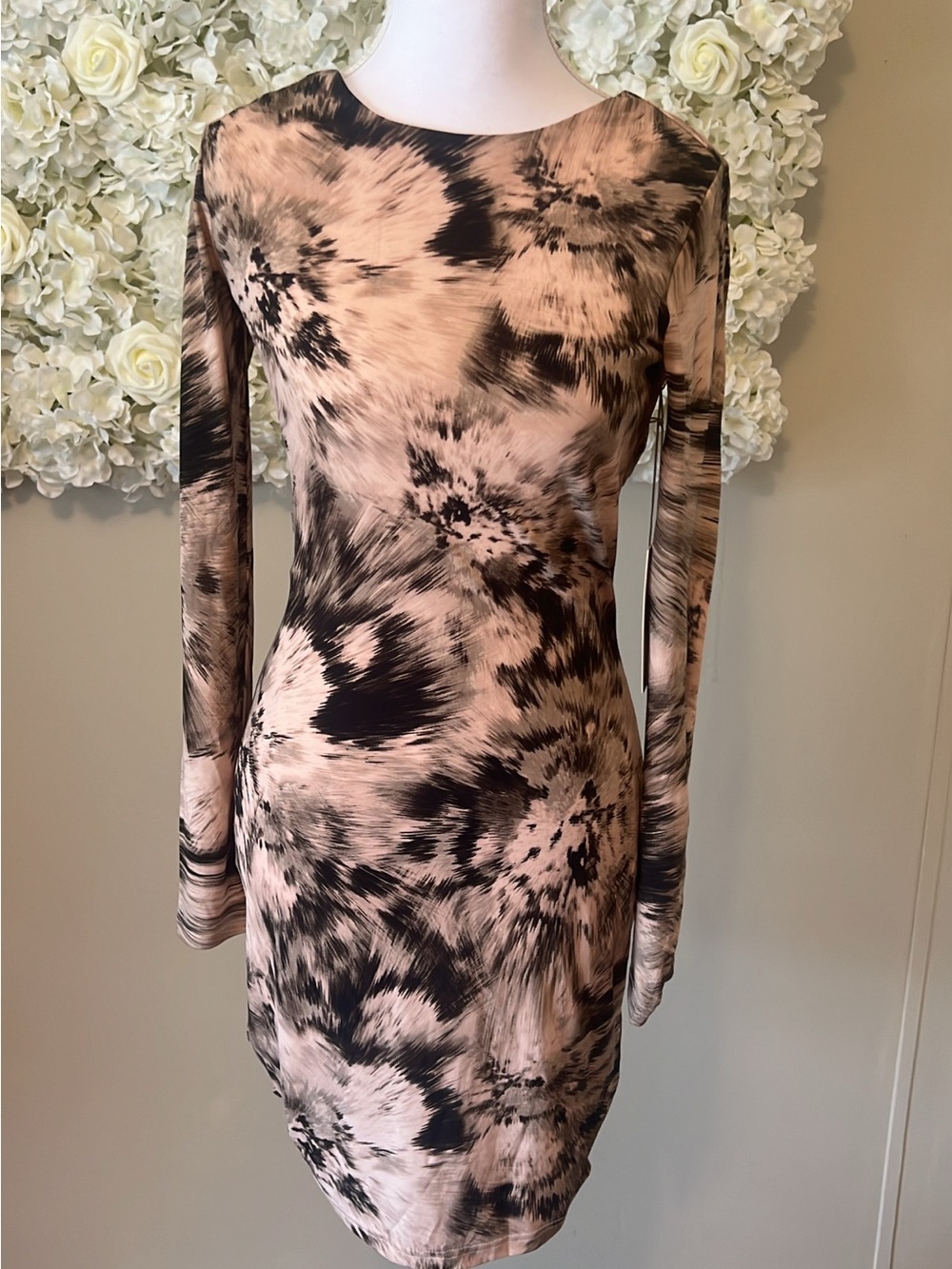 Jennifer Lopez Long Sleeve Tie-Dye Bodycon Dress - Black & Cream